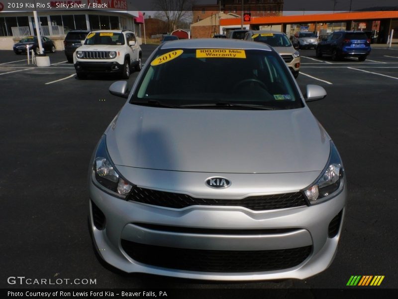 Silky Silver / Black 2019 Kia Rio S