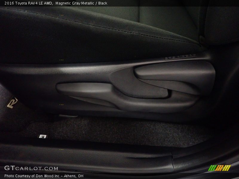 Magnetic Gray Metallic / Black 2016 Toyota RAV4 LE AWD