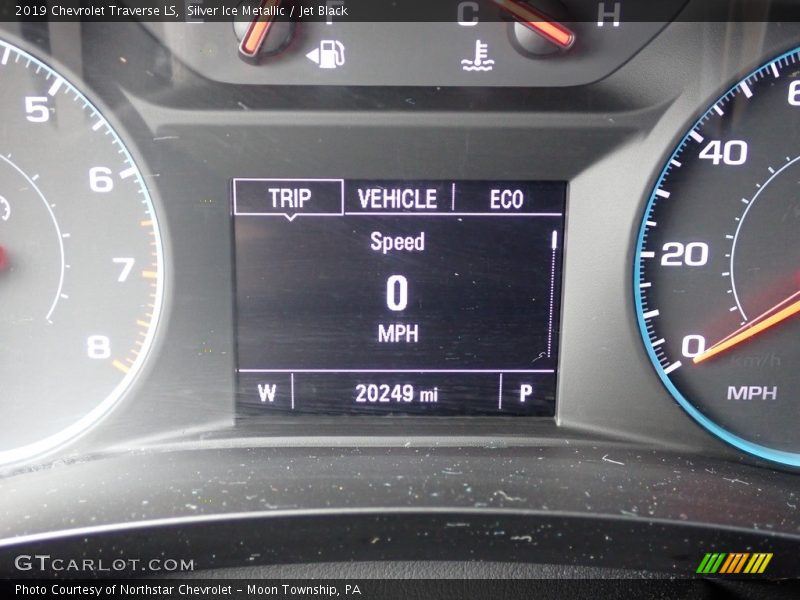 Silver Ice Metallic / Jet Black 2019 Chevrolet Traverse LS