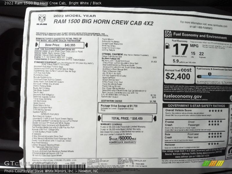 Bright White / Black 2022 Ram 1500 Big Horn Crew Cab