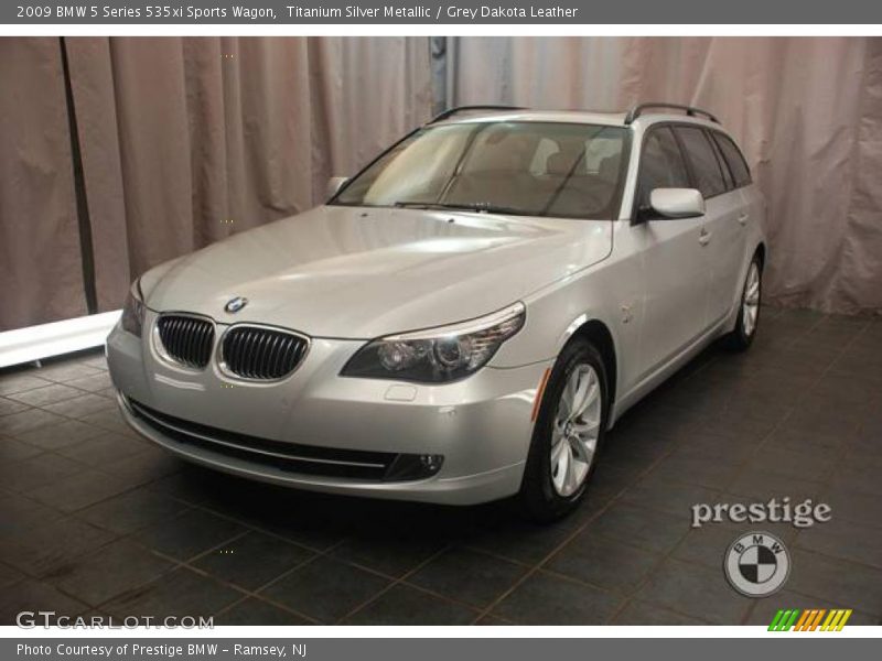 Titanium Silver Metallic / Grey Dakota Leather 2009 BMW 5 Series 535xi Sports Wagon