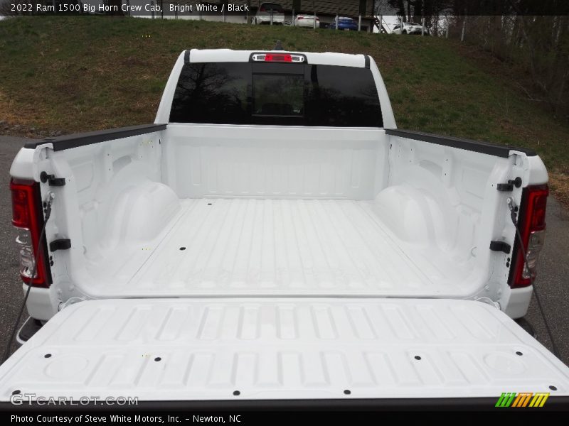 Bright White / Black 2022 Ram 1500 Big Horn Crew Cab