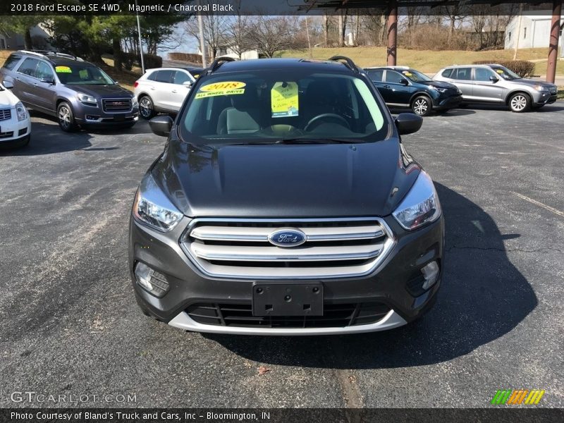 Magnetic / Charcoal Black 2018 Ford Escape SE 4WD