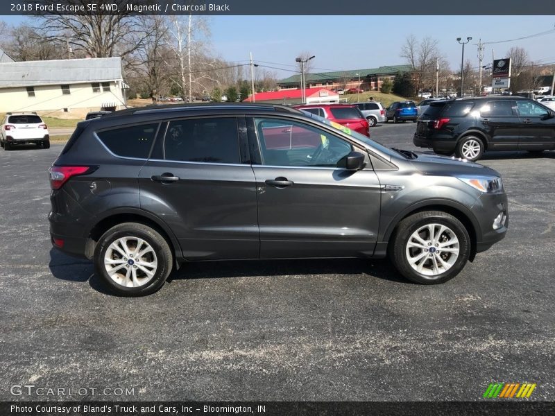 Magnetic / Charcoal Black 2018 Ford Escape SE 4WD