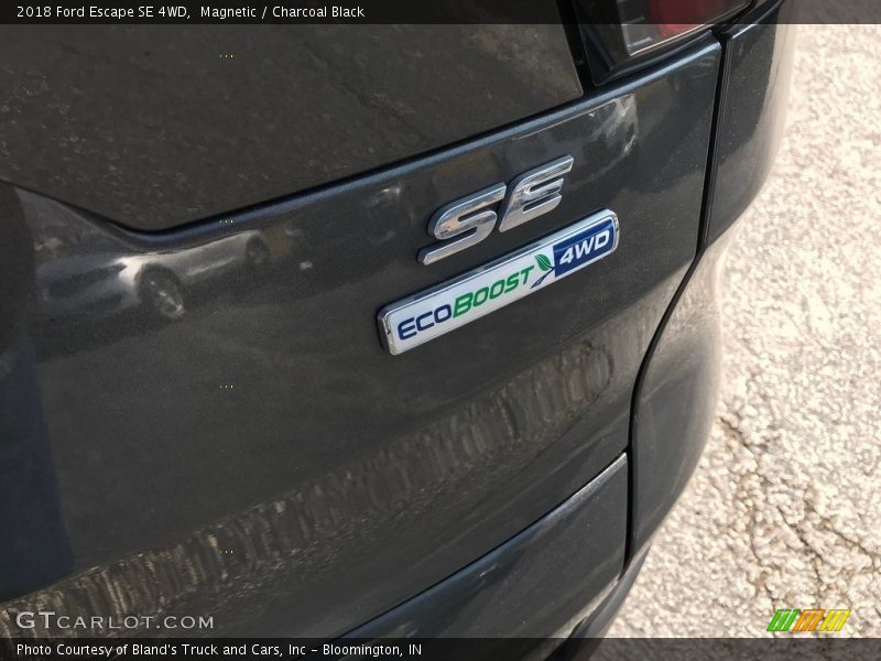 Magnetic / Charcoal Black 2018 Ford Escape SE 4WD