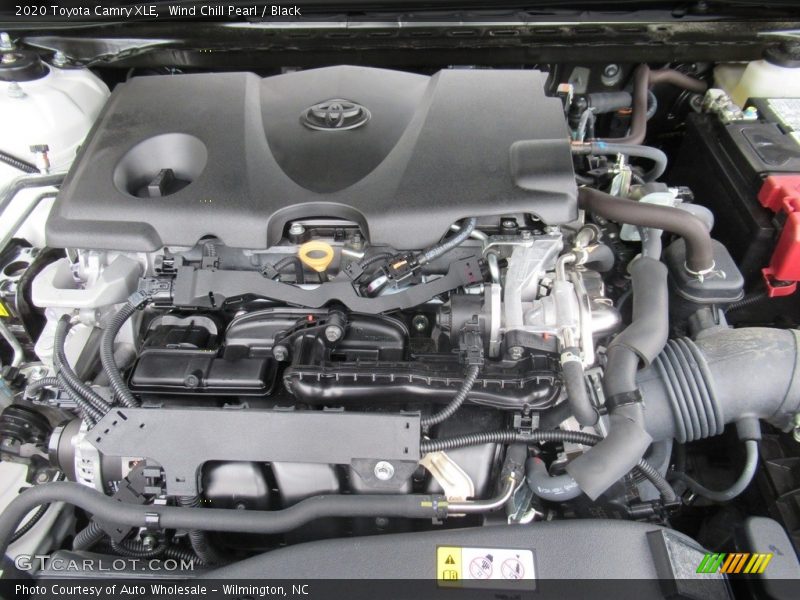 Wind Chill Pearl / Black 2020 Toyota Camry XLE