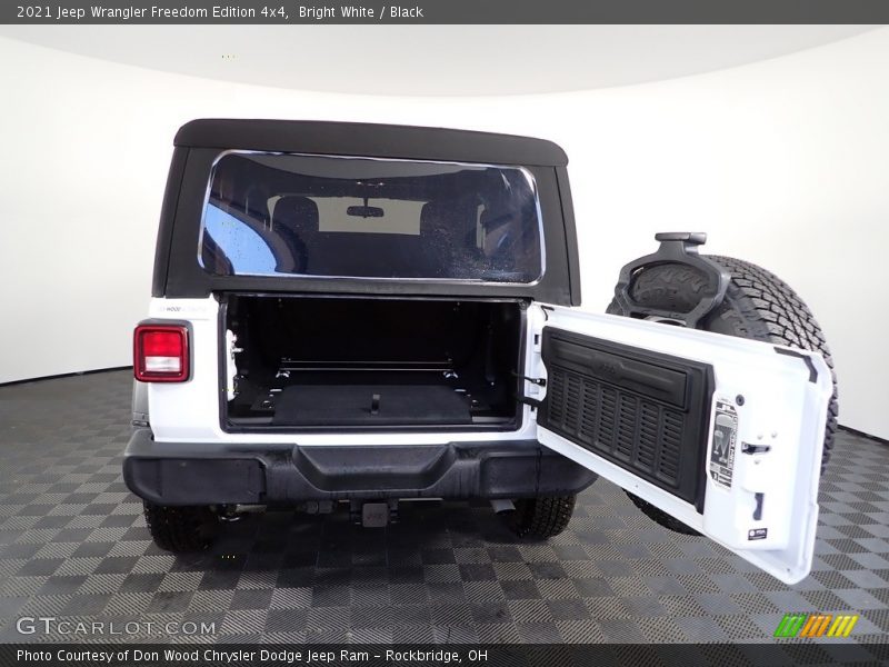 Bright White / Black 2021 Jeep Wrangler Freedom Edition 4x4
