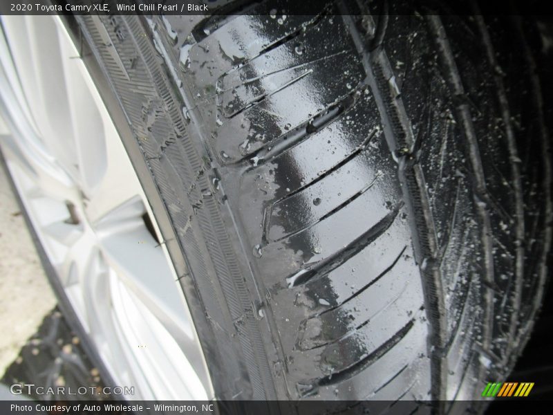 Wind Chill Pearl / Black 2020 Toyota Camry XLE