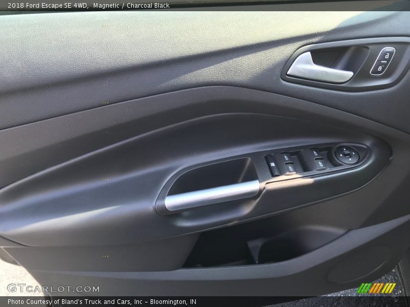 Magnetic / Charcoal Black 2018 Ford Escape SE 4WD