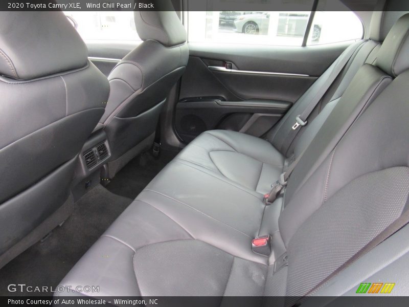 Wind Chill Pearl / Black 2020 Toyota Camry XLE