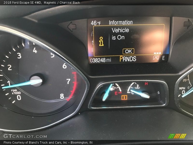 Magnetic / Charcoal Black 2018 Ford Escape SE 4WD