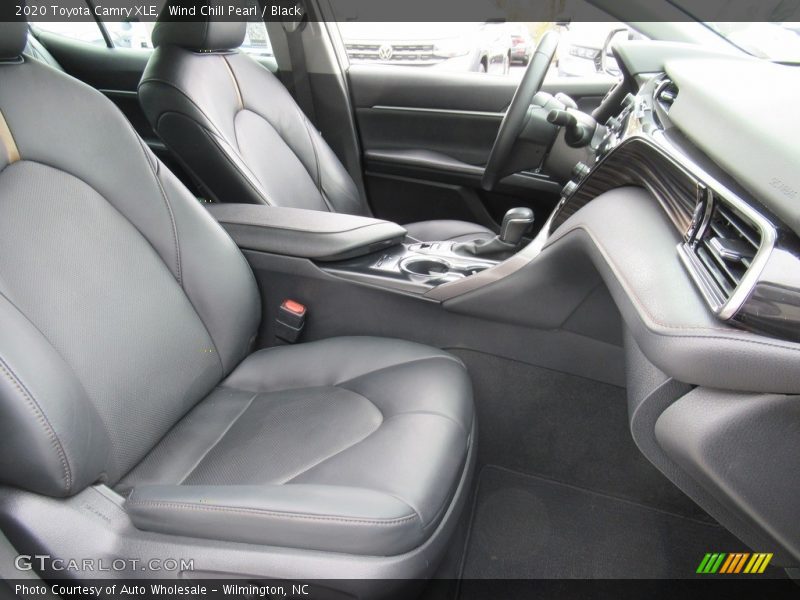 Wind Chill Pearl / Black 2020 Toyota Camry XLE