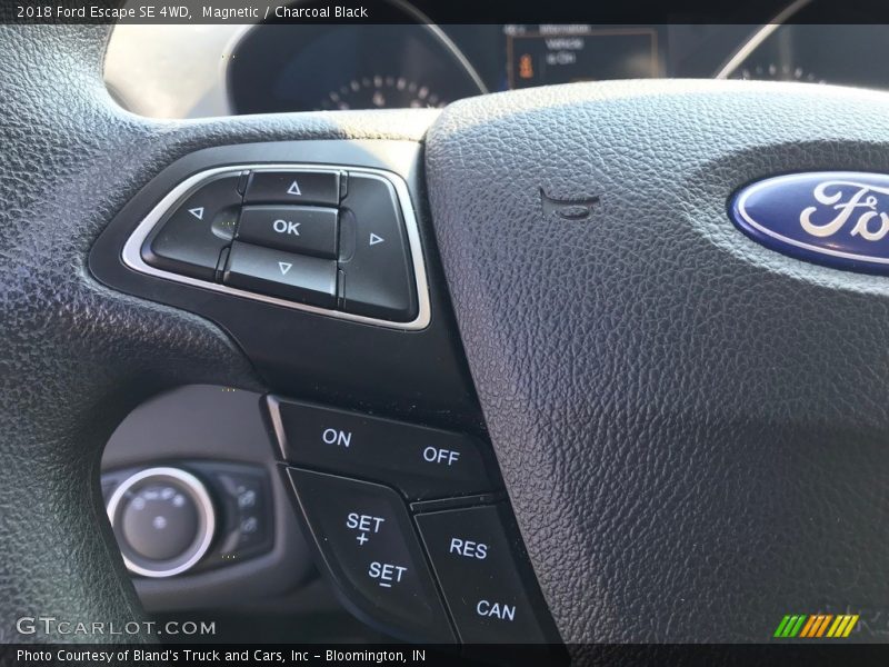 Magnetic / Charcoal Black 2018 Ford Escape SE 4WD