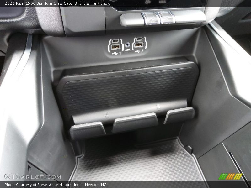 Bright White / Black 2022 Ram 1500 Big Horn Crew Cab