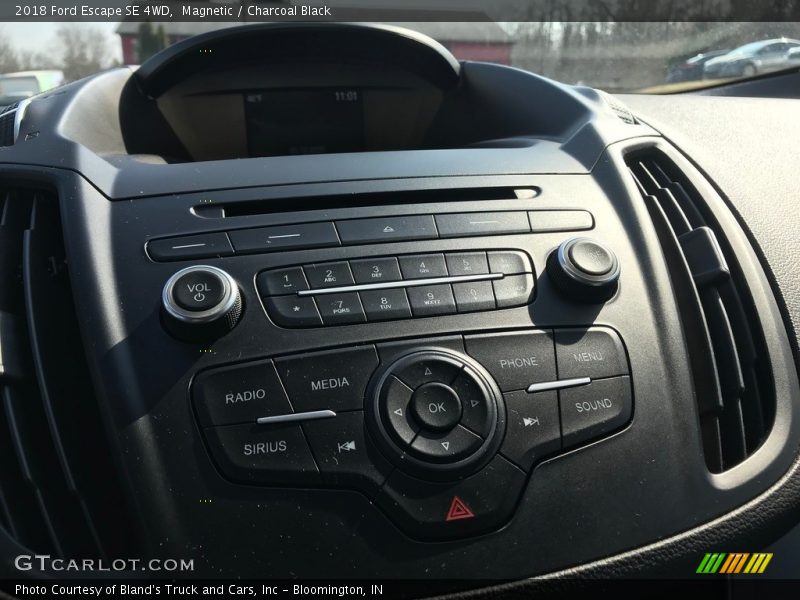 Magnetic / Charcoal Black 2018 Ford Escape SE 4WD