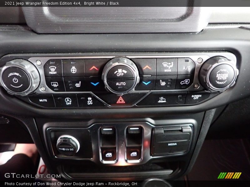 Bright White / Black 2021 Jeep Wrangler Freedom Edition 4x4
