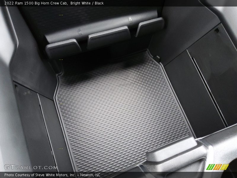 Bright White / Black 2022 Ram 1500 Big Horn Crew Cab