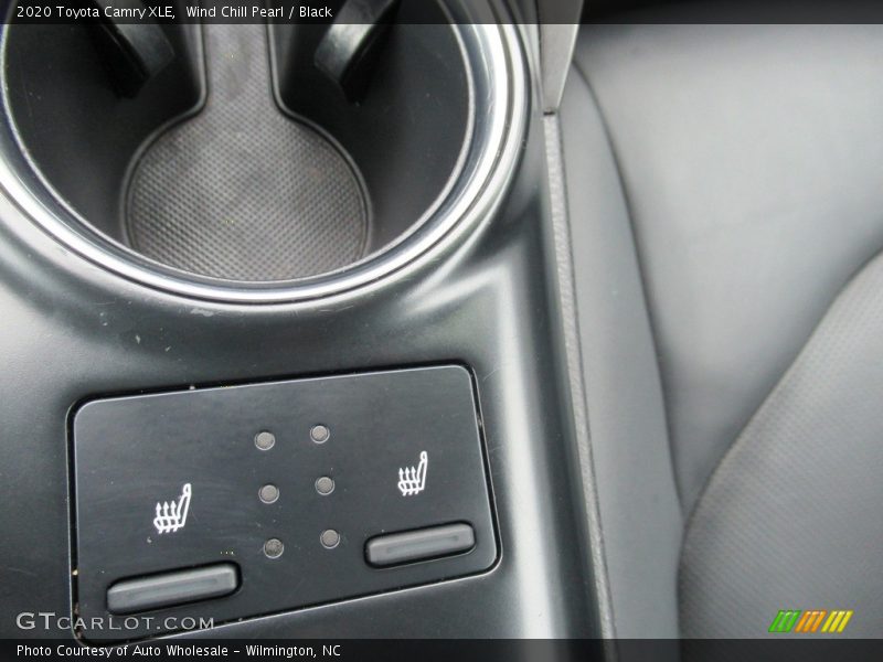 Wind Chill Pearl / Black 2020 Toyota Camry XLE