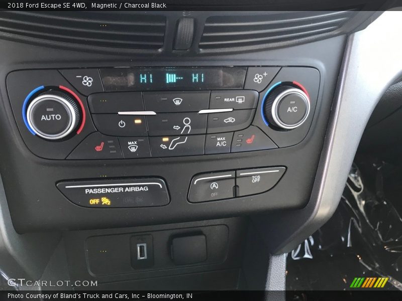 Magnetic / Charcoal Black 2018 Ford Escape SE 4WD