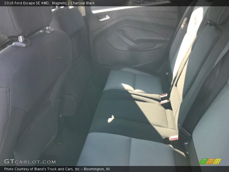 Magnetic / Charcoal Black 2018 Ford Escape SE 4WD