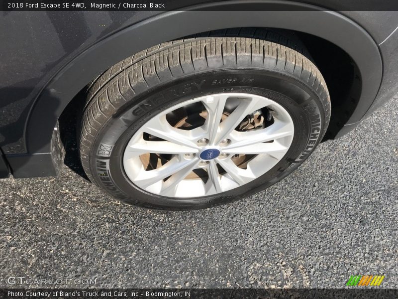 Magnetic / Charcoal Black 2018 Ford Escape SE 4WD