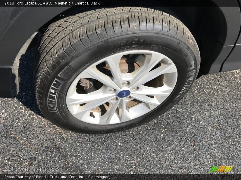 Magnetic / Charcoal Black 2018 Ford Escape SE 4WD
