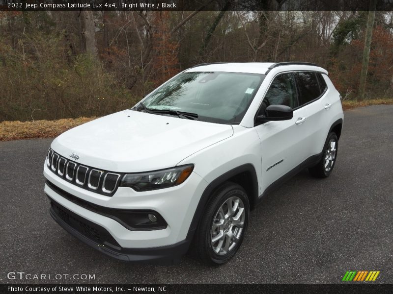 Bright White / Black 2022 Jeep Compass Latitude Lux 4x4