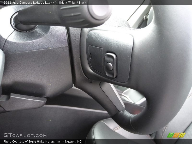 Bright White / Black 2022 Jeep Compass Latitude Lux 4x4