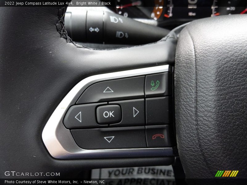  2022 Compass Latitude Lux 4x4 Steering Wheel
