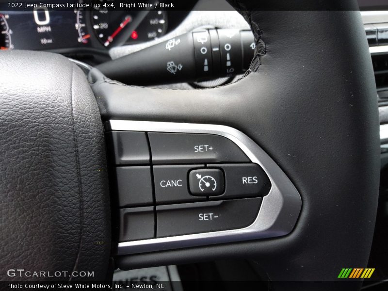 2022 Compass Latitude Lux 4x4 Steering Wheel