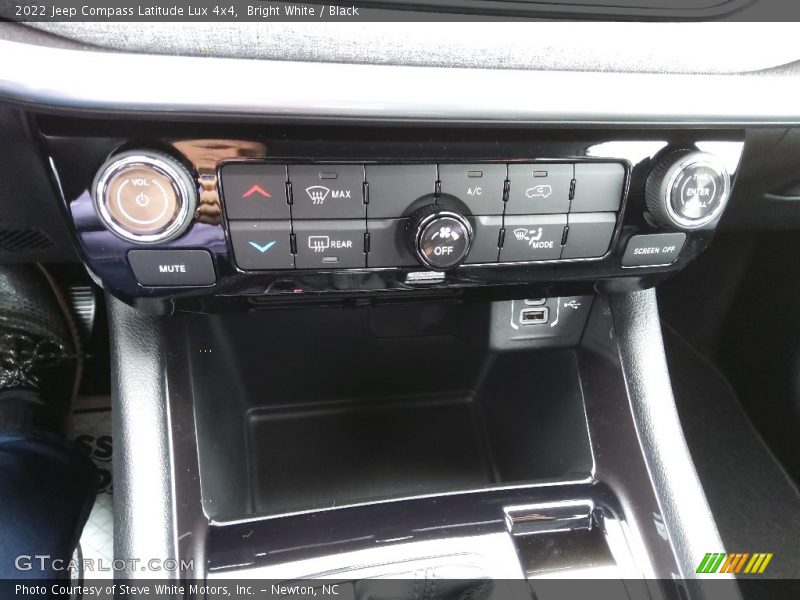 Bright White / Black 2022 Jeep Compass Latitude Lux 4x4