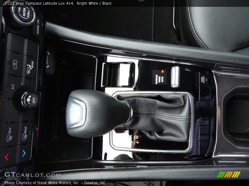  2022 Compass Latitude Lux 4x4 9 Speed Automatic Shifter