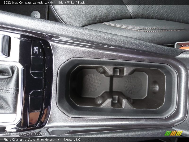 Bright White / Black 2022 Jeep Compass Latitude Lux 4x4