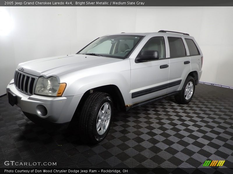 Bright Silver Metallic / Medium Slate Gray 2005 Jeep Grand Cherokee Laredo 4x4