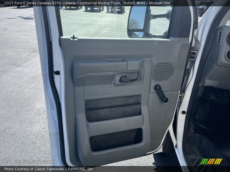 Oxford White / Medium Flint 2017 Ford E Series Cutaway E350 Cutaway Commercial Moving Truck