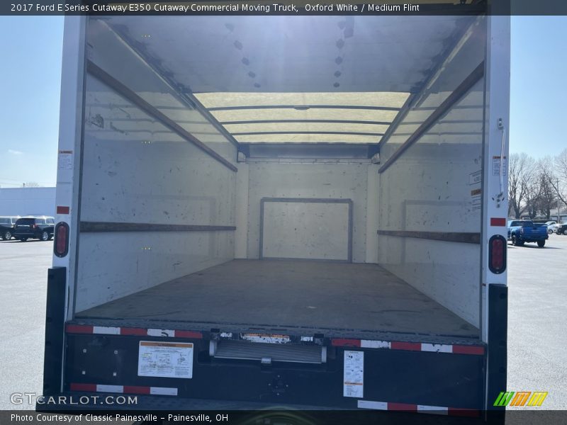 Oxford White / Medium Flint 2017 Ford E Series Cutaway E350 Cutaway Commercial Moving Truck