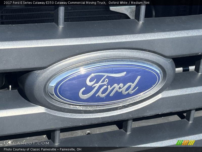Oxford White / Medium Flint 2017 Ford E Series Cutaway E350 Cutaway Commercial Moving Truck