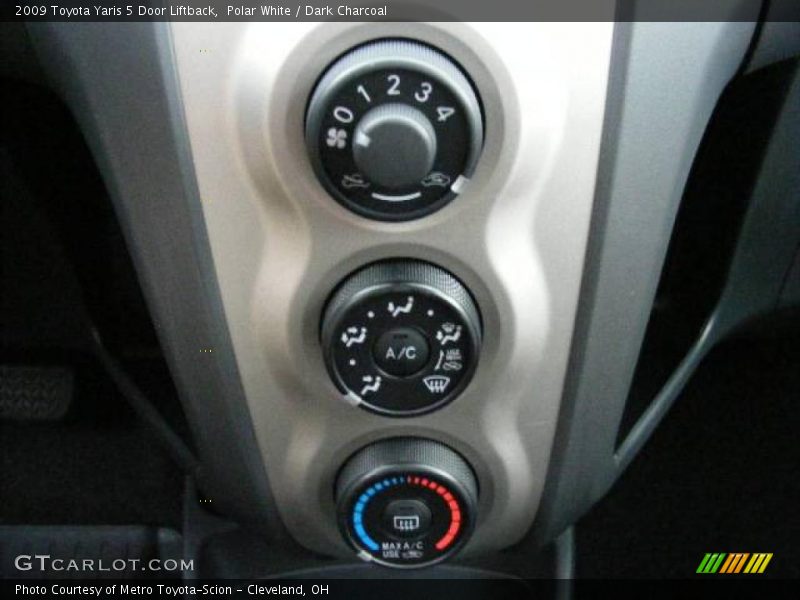 Polar White / Dark Charcoal 2009 Toyota Yaris 5 Door Liftback