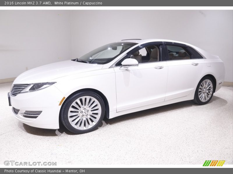 Front 3/4 View of 2016 MKZ 3.7 AWD