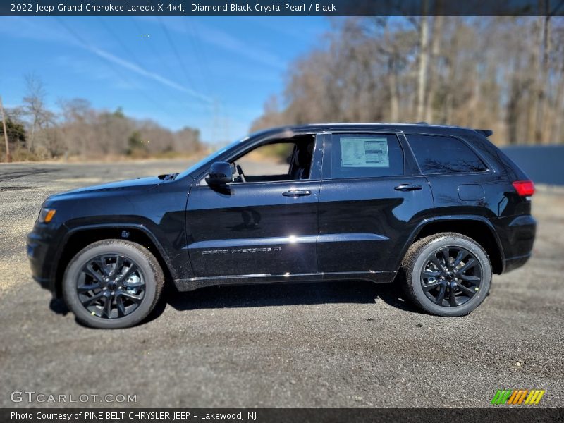 Diamond Black Crystal Pearl / Black 2022 Jeep Grand Cherokee Laredo X 4x4