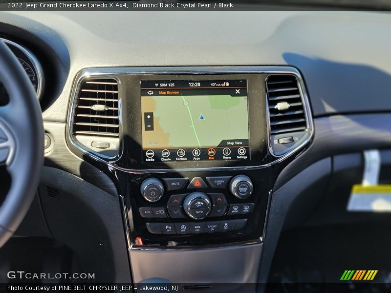 Diamond Black Crystal Pearl / Black 2022 Jeep Grand Cherokee Laredo X 4x4