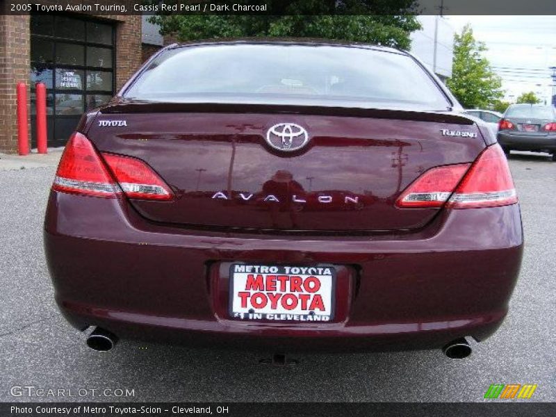 Cassis Red Pearl / Dark Charcoal 2005 Toyota Avalon Touring
