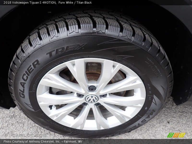 Pure White / Titan Black 2018 Volkswagen Tiguan S 4MOTION