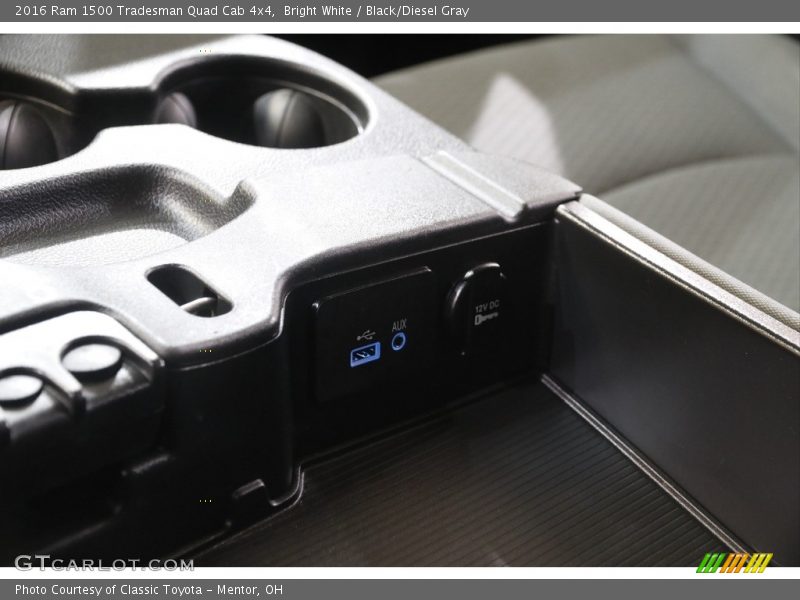 Bright White / Black/Diesel Gray 2016 Ram 1500 Tradesman Quad Cab 4x4