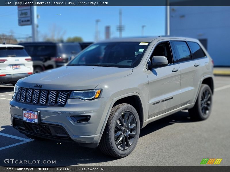 Sting-Gray / Black 2022 Jeep Grand Cherokee Laredo X 4x4