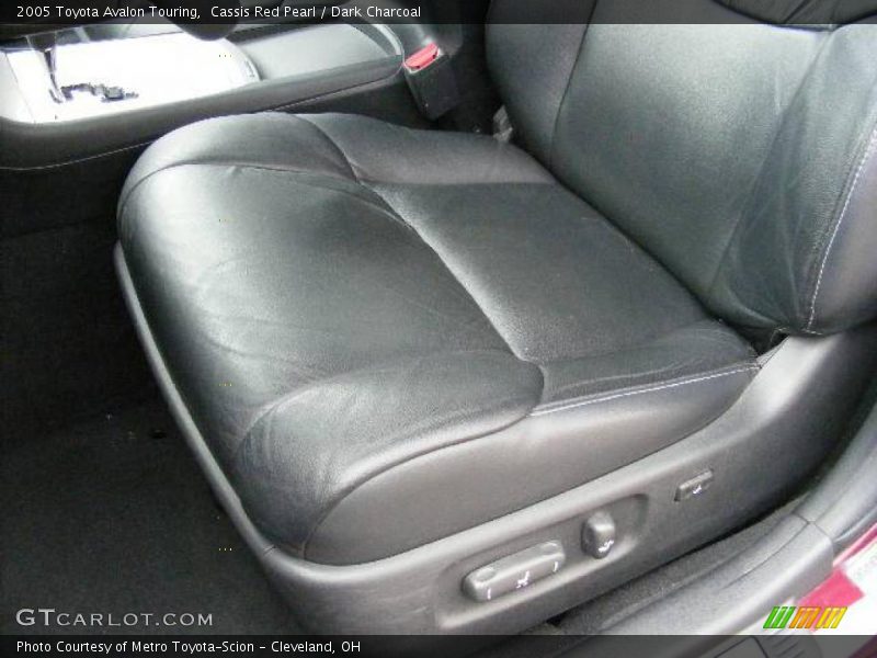 Cassis Red Pearl / Dark Charcoal 2005 Toyota Avalon Touring