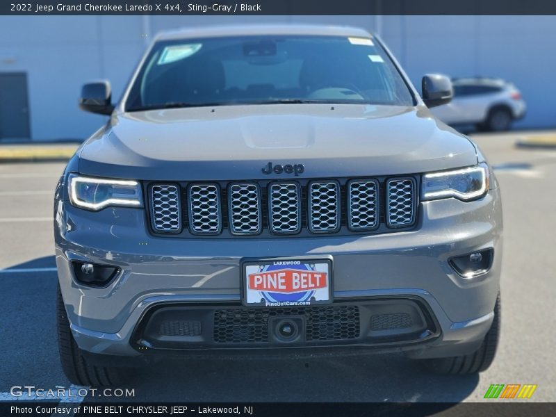 Sting-Gray / Black 2022 Jeep Grand Cherokee Laredo X 4x4