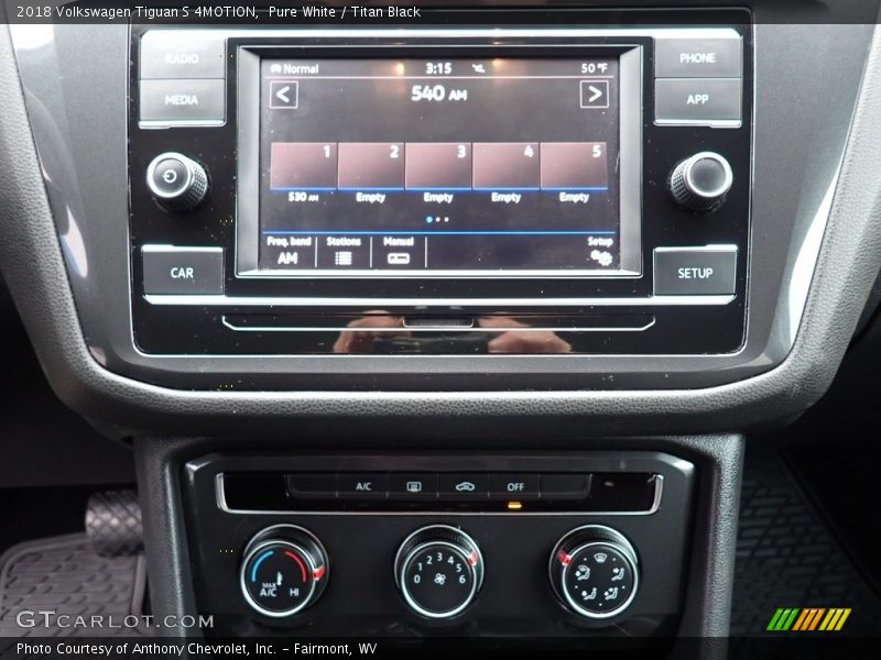 Pure White / Titan Black 2018 Volkswagen Tiguan S 4MOTION