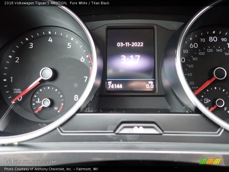 Pure White / Titan Black 2018 Volkswagen Tiguan S 4MOTION