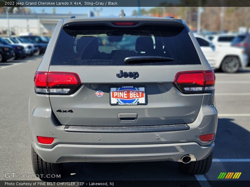 Sting-Gray / Black 2022 Jeep Grand Cherokee Laredo X 4x4